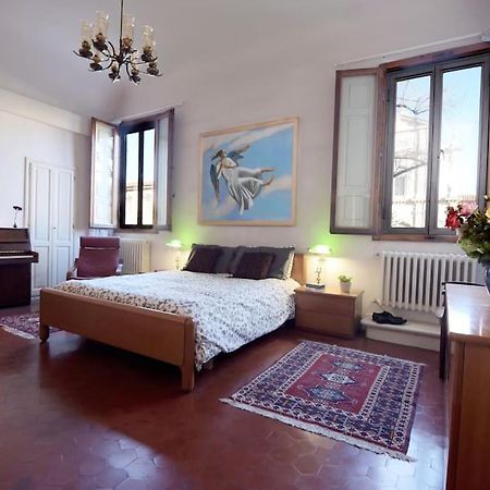 Cozy Apartment With Private Garden - City Center - فلورنس المظهر الخارجي الصورة