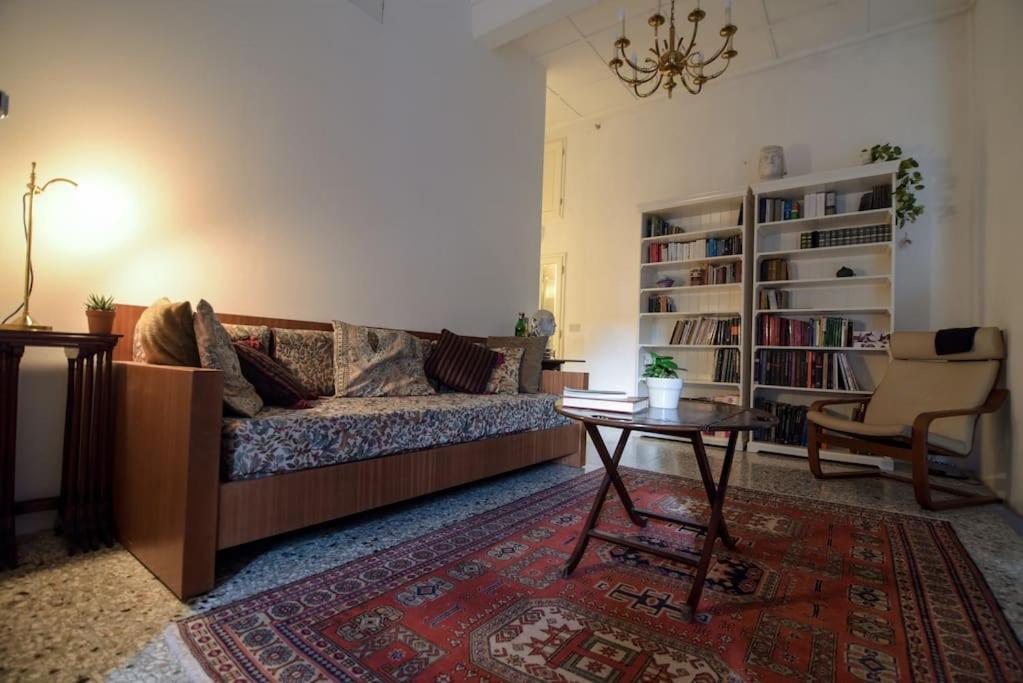 Cozy Apartment With Private Garden - City Center - فلورنس المظهر الخارجي الصورة