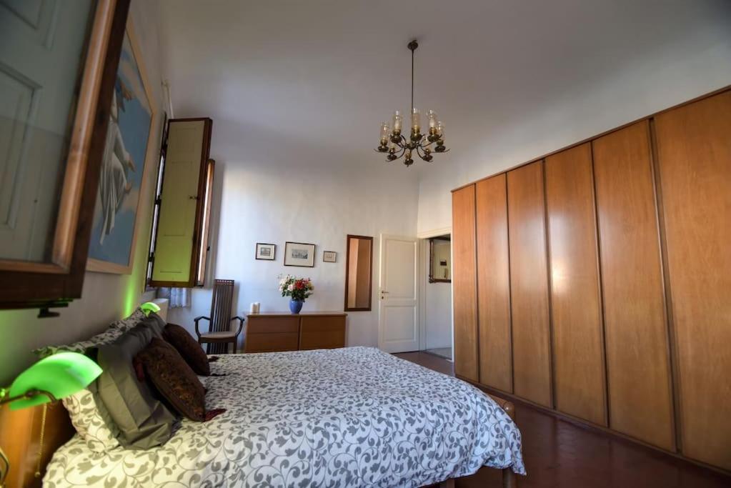 Cozy Apartment With Private Garden - City Center - فلورنس المظهر الخارجي الصورة