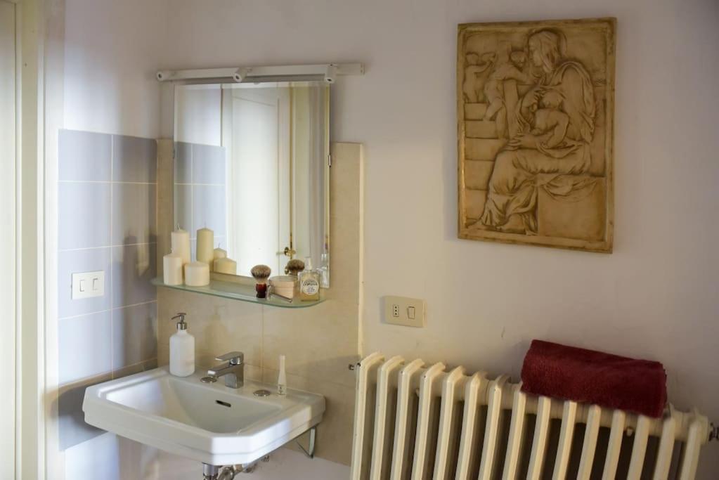 Cozy Apartment With Private Garden - City Center - فلورنس المظهر الخارجي الصورة